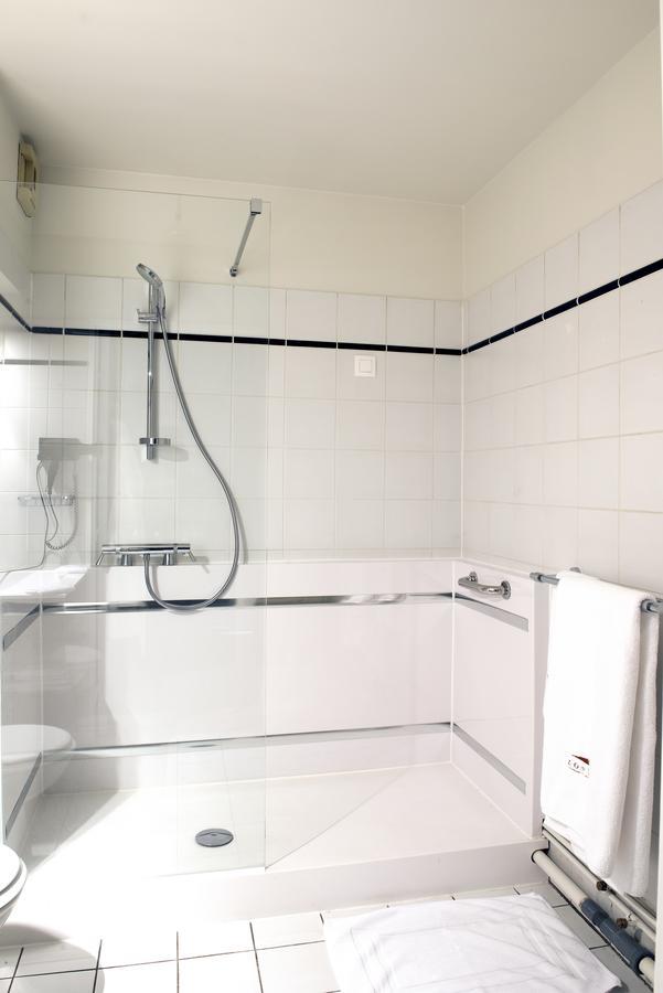 Two-Bedroom Apartment,664902678:JPEG